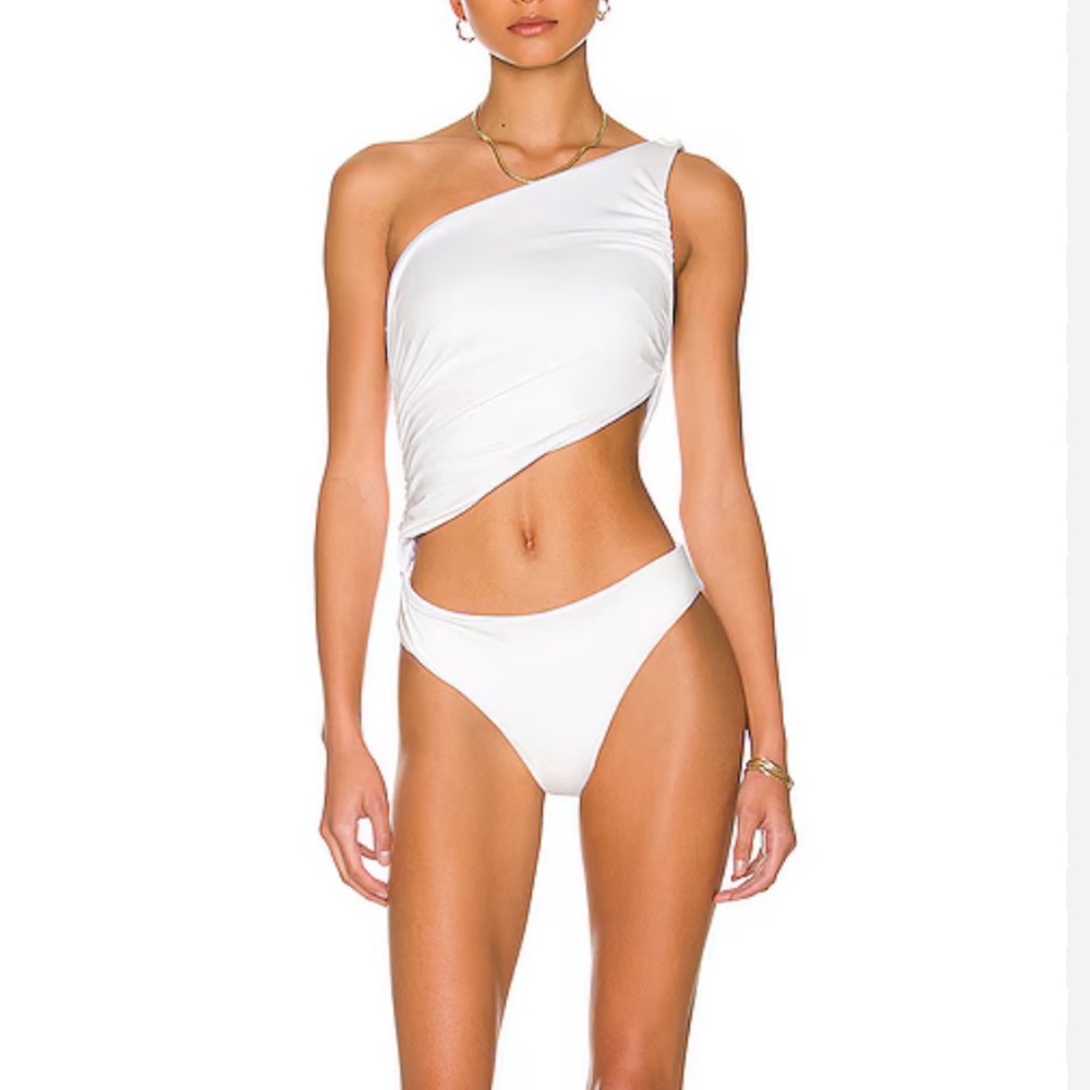 Agua Bendita X REVOLVE Bria One Piece in White NWT